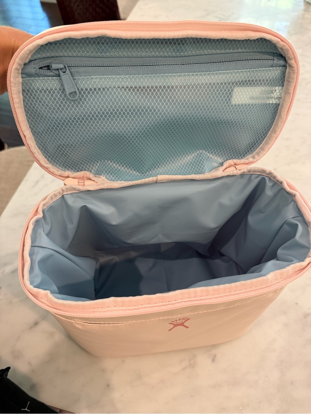 Hydro Flask Blush Pink Insulated Lunch Cooler Bag - Picture 3 of 4